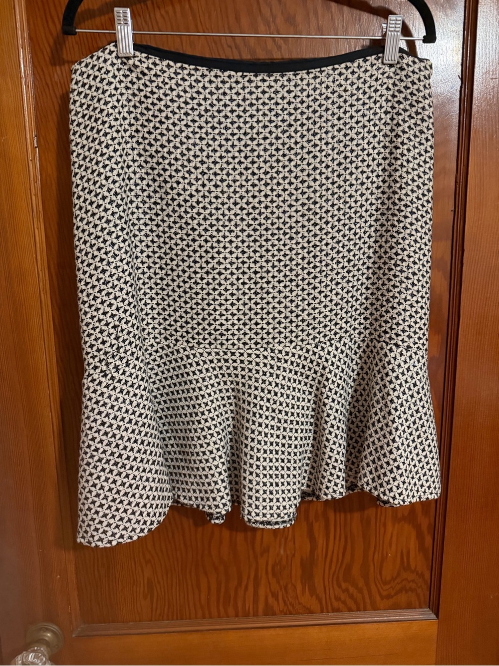 White House Black Market Black & White Textured Pencil Skirt